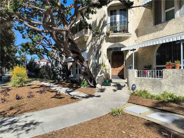 Multi-family house For Sale in Long Beach, California