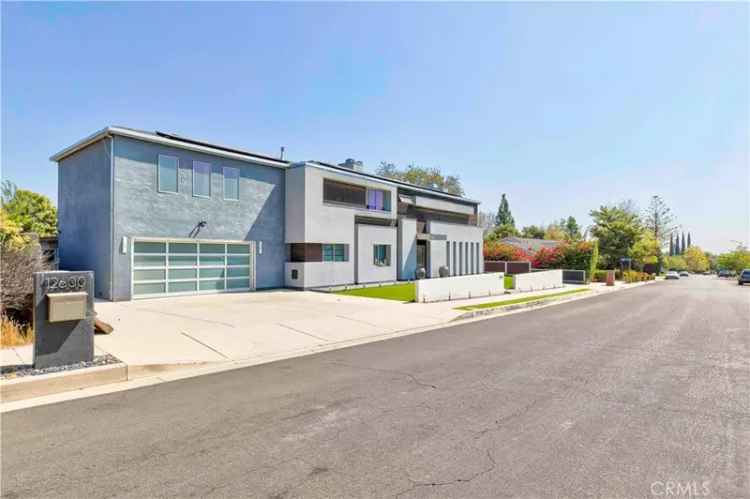 Single-family house For Sale in Los Angeles, California