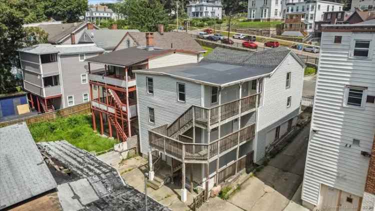 Multi-family house For Sale in 220, Franklin Street, Norwich, Connecticut