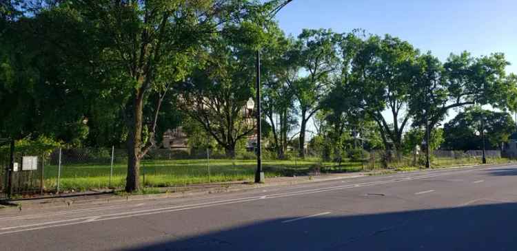 Land For Sale in 2437, West Warren Boulevard, Chicago, Illinois