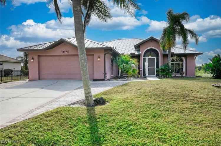 Single-family house For Sale in 12370, Lake Shalimar Drive, Bonita Springs, Florida