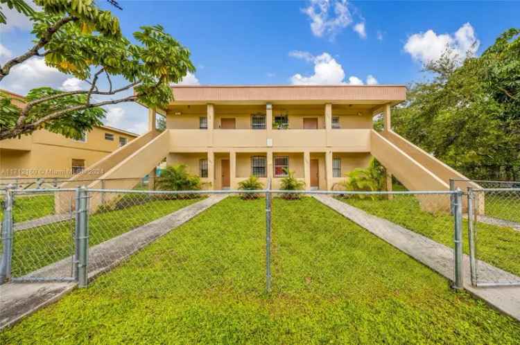 Multi-family house For Sale in 3245, Northwest 47th Street, Hialeah, Florida