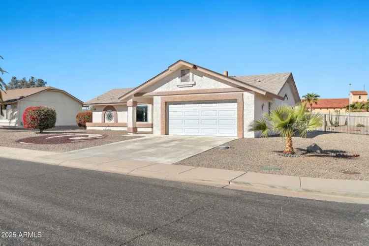 Single-family house For Sale in 18022, North Hyacinth Drive, Sun City West, Arizona