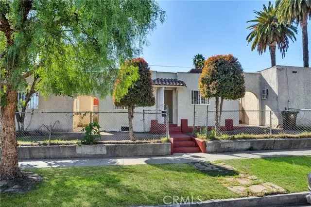 Multi-family house For Sale in 916, West 88th Street, Los Angeles, California