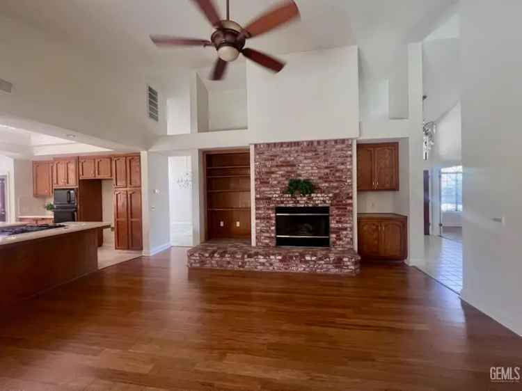 Single-family house For Sale in 9101, Broad Oak Avenue, Bakersfield, California