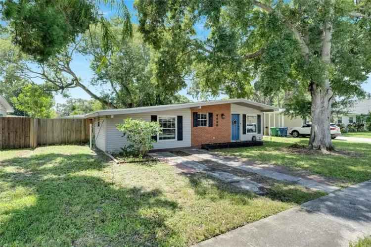 Single-family house For Sale in 4428, West Wyoming Avenue, Tampa, Florida