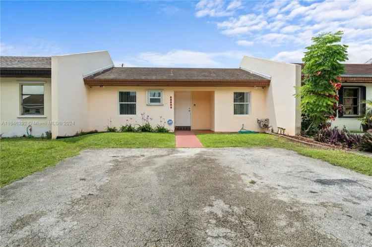 House For Sale in 14054, Southwest 53rd Terrace, Florida