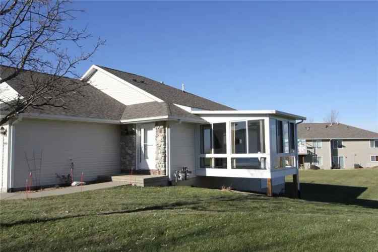 Condo For Sale in 4432,4434,4436, Churchill Court, Marion, Iowa