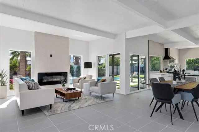 Single-family house For Sale in Palm Springs, California