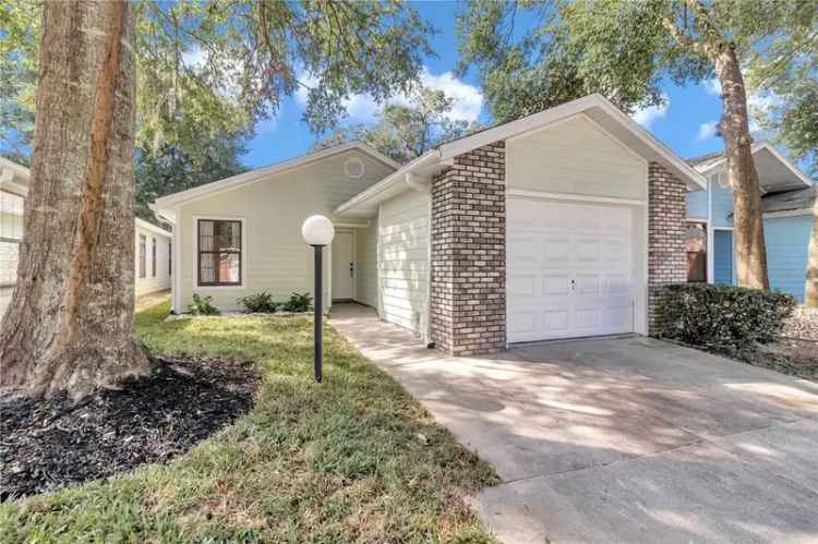 Single-family house For Sale in 3908, Northeast 22nd Lane, Ocala, Florida