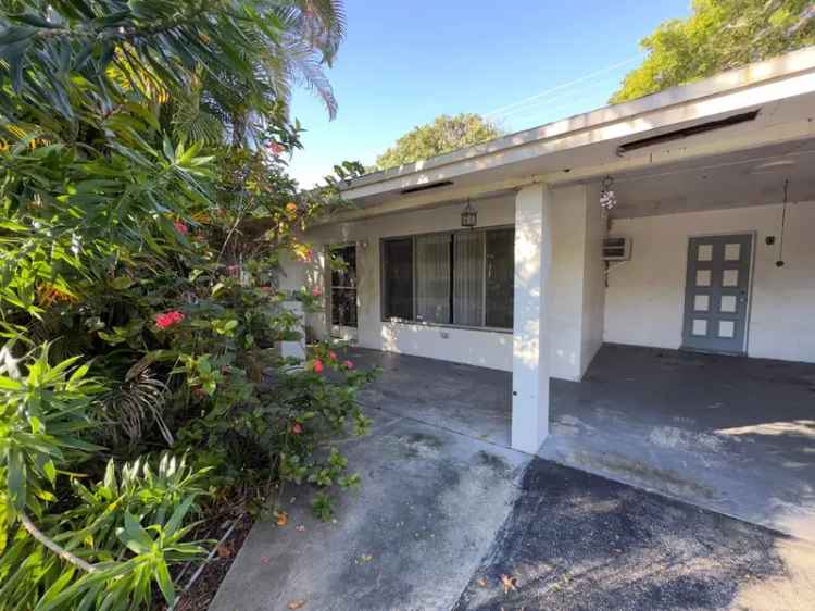 Single-family house For Sale in Pompano Beach, Florida