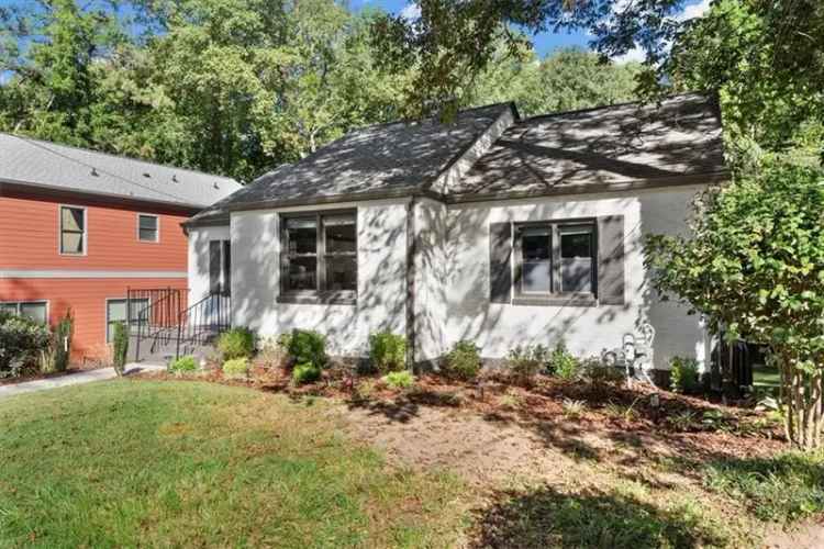 Single-family house For Sale in 1715, Emerald Avenue Southwest, Atlanta, Georgia