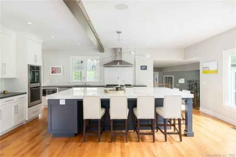 Single-family house For Sale in 23, Hillcrest Park Road, Greenwich, Connecticut