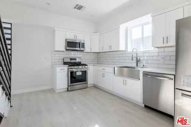 Multi-family house For Sale in 1143, Irolo Street, Los Angeles, California