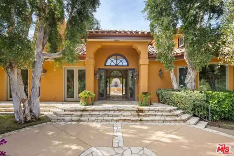 Single-family house For Sale in 2719, Benedict Canyon Drive, Beverly Hills, California