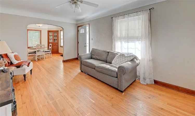 Single-family house For Sale in 424, 35th Street Northeast, Cedar Rapids, Iowa