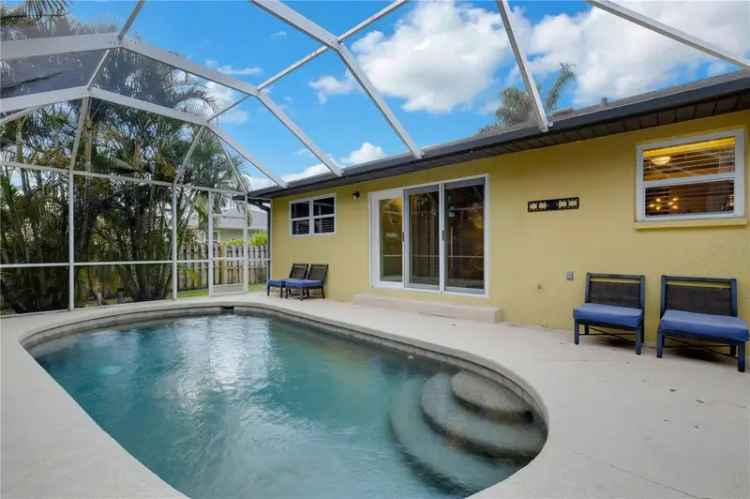 Single-family house For Sale in 251, Plantation Road, South Venice, Florida