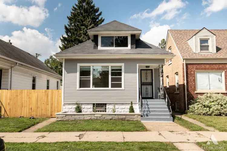 Single-family house For Sale in 12432, South Emerald Avenue, Chicago, Illinois