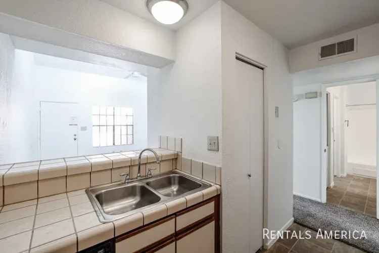 2 Bedroom Townhouse for Rent - Newly Remodeled