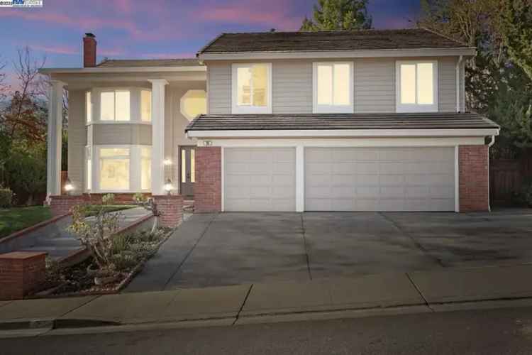 Single-family house For Sale in 25, Mackenzie Place, Danville, California