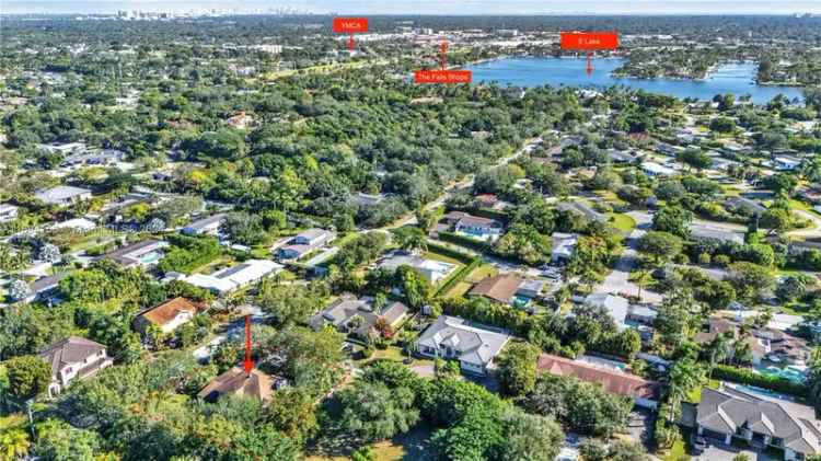 Single-family house For Sale in 14000, Southwest 99th Court, Kendall, Florida