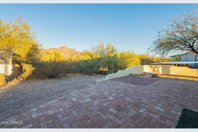 Single-family house For Sale in 867, North Arroya Road, Apache Junction, Arizona