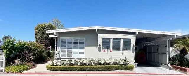 Single-family house For Sale in 77, Yorktown, Newport Beach, California