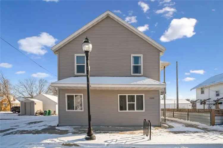 Multi-family house For Sale in 1550, Dows Street, Ely, Iowa