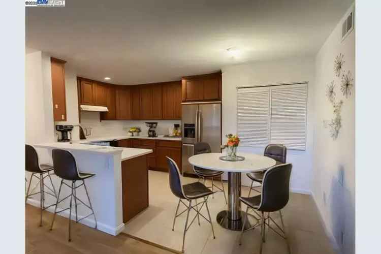 Condo For Sale in 176, Hackamore Common, Fremont, California