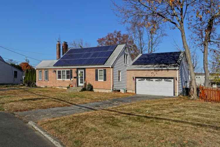 Single-family house For Sale in 36, Kenwood Road, Milford, Connecticut