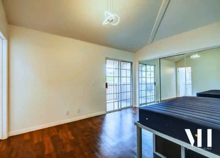 Apartments for Rent near USC - 2 & 3 Bedroom Townhomes