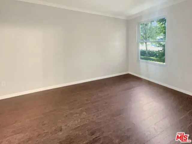 House For Sale in 357, Town Court, Fullerton, California