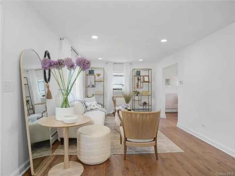 Single-family house For Sale in 108, Henry Street, Greenwich, Connecticut