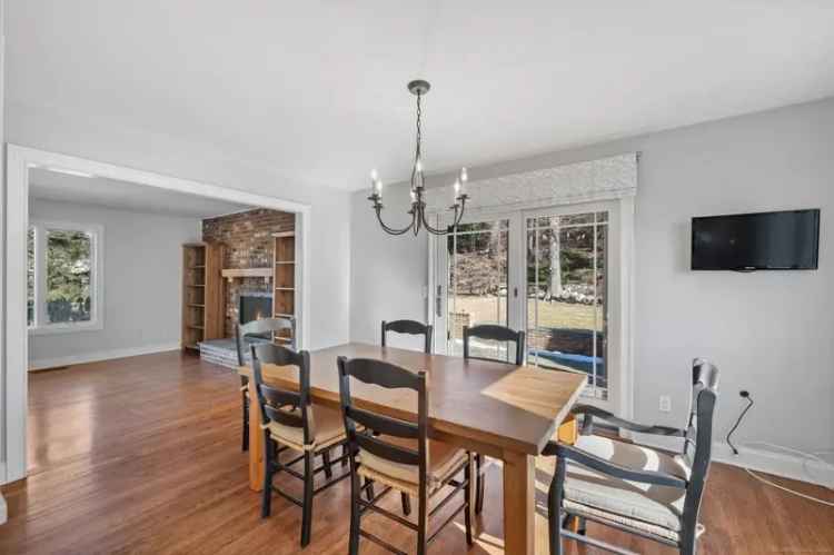 Single-family house For Sale in 9, Wishing Well Lane, Stamford, Connecticut