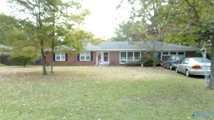 Single-family house For Sale in 1720, Pennylane Southeast, Decatur, Alabama