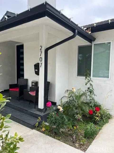 Single-family house For Sale in 2707, North Keystone Street, Burbank, California