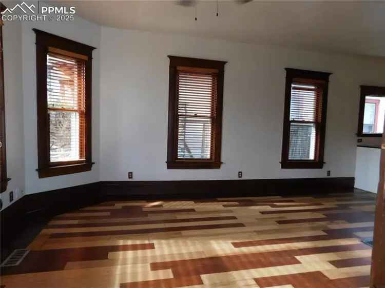 Single-family house For Sale in 942, East Costilla Street, Colorado Springs, Colorado