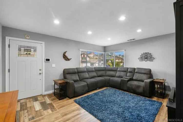 Single-family house For Sale in 6503, Plaza Ridge Road, San Diego, California