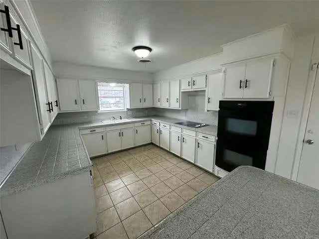 Single-family house For Sale in Abilene, Texas