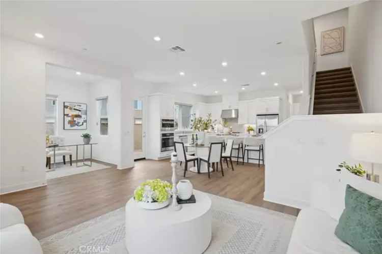 Condo For Sale in Irvine, California