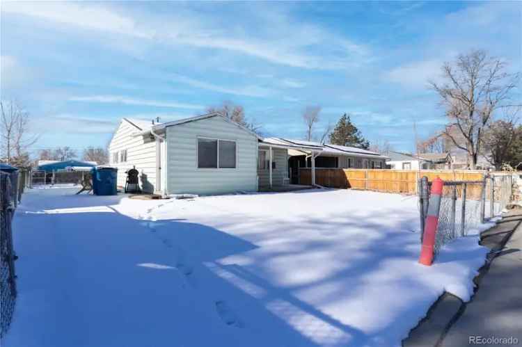 Single-family house For Sale in 6661, Clermont Street, Commerce City, Colorado