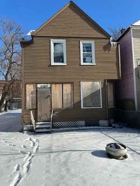 Single-family house For Sale in 11931, South Wallace Street, Chicago, Illinois