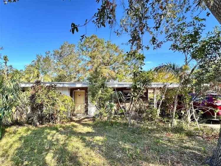 Single-family house For Sale in 729, 41st Street, Sarasota, Florida