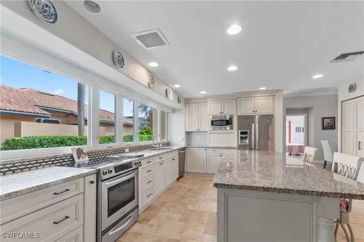 Single-family house For Sale in 13260, Southampton Drive, Bonita Springs, Florida