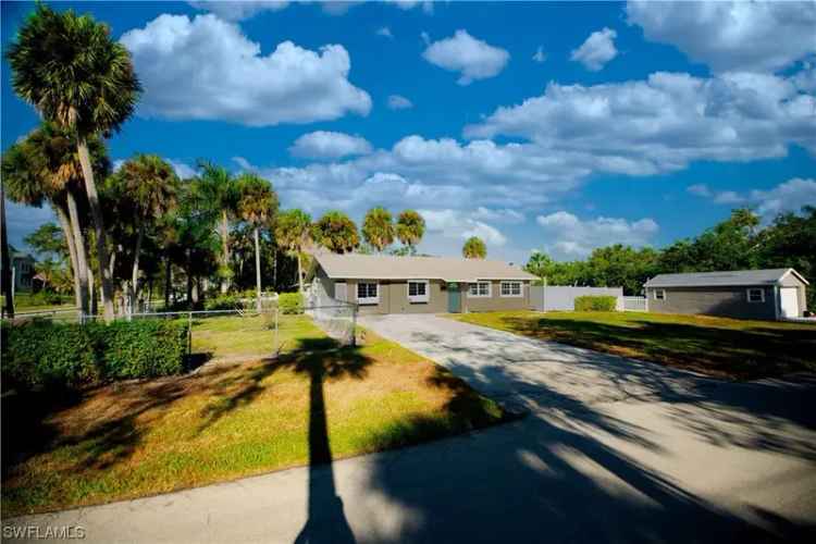 Single-family house For Sale in Bonita Springs, Florida