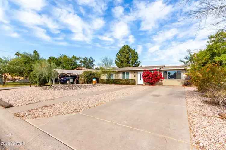 Single-family house For Sale in 2704, East Fairmount Avenue, Phoenix, Arizona