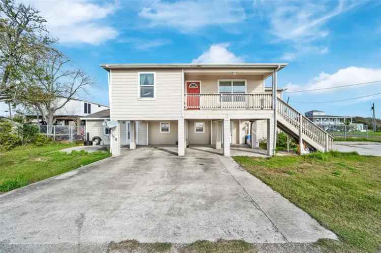 Single-family house For Sale in Oak Island, Texas