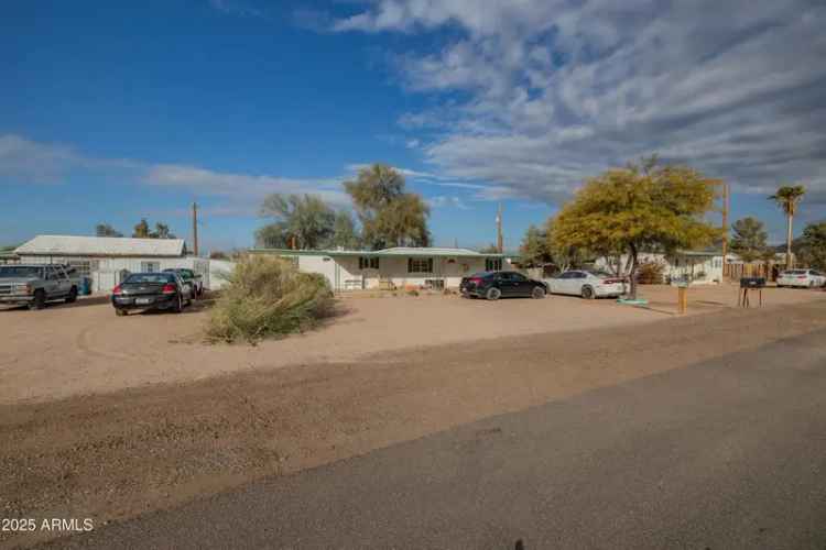 Multi-family house For Sale in 1022, North Main Drive, Apache Junction, Arizona