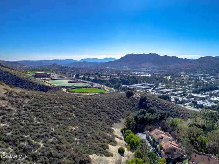 Single-family house For Sale in 90, Sherwood Drive, Westlake Village, California