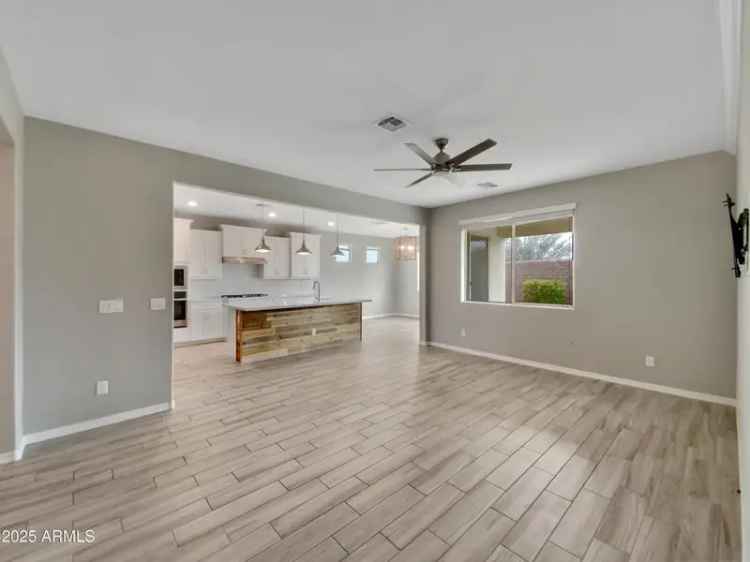 Single-family house For Sale in 10211, East Wavelength Avenue, Mesa, Arizona